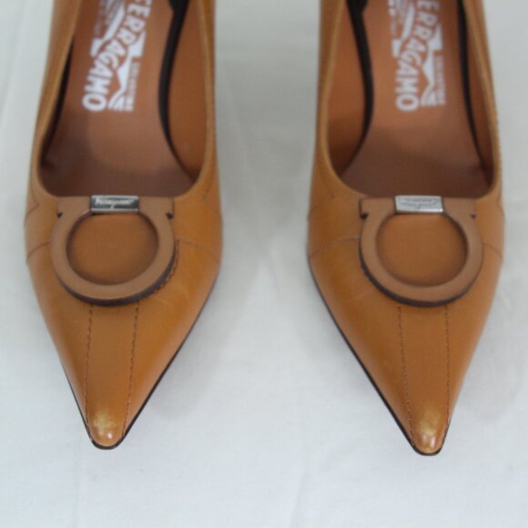 Salvatore Ferragamo Cheyenne Natural Calf Heels 9.5B w/ Box Y2K - Picture 4 of 12
